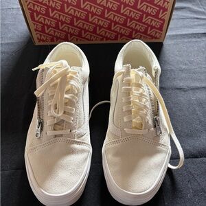Vans Women's Cream Sneakers